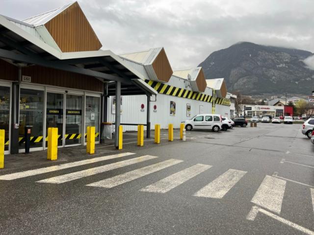 ENTREPÔT DU BRICOLAGE à BRIANCON (05)