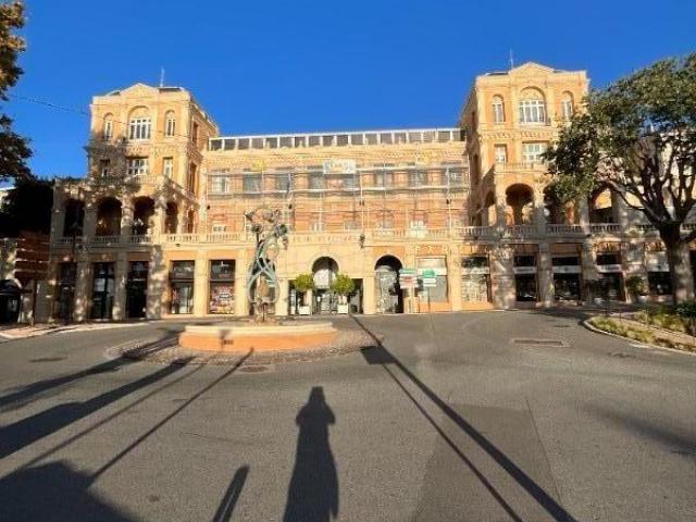 PALAIS DES CONGRES à GRASSE (06)