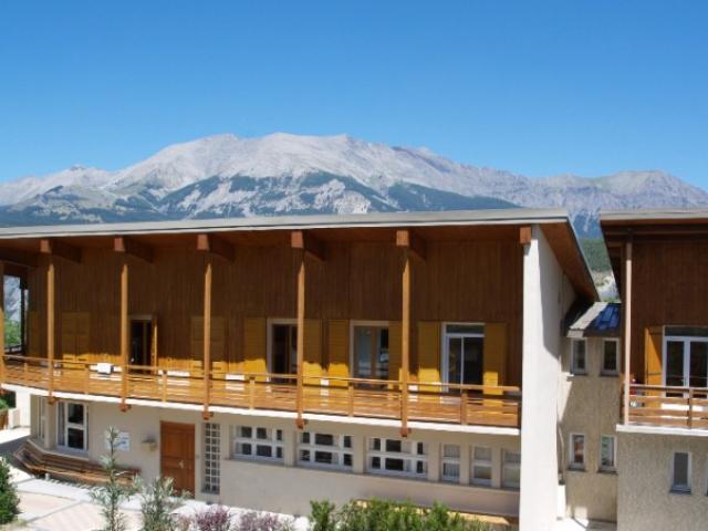 CHALET SAINTE VICTOIRE à ENCHASTRAYES (04)